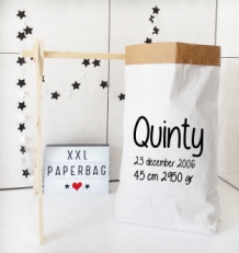 Kleine Paperbag papieren opbergzak met geboortegegevens XS